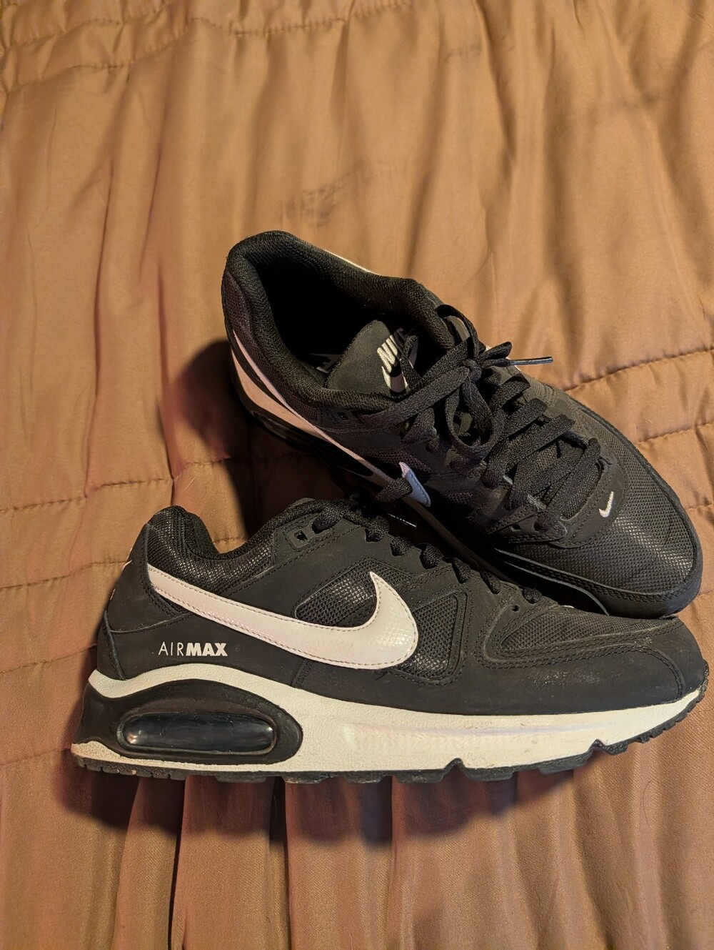 Women's Size 9.5 Nike Air Max Black And White